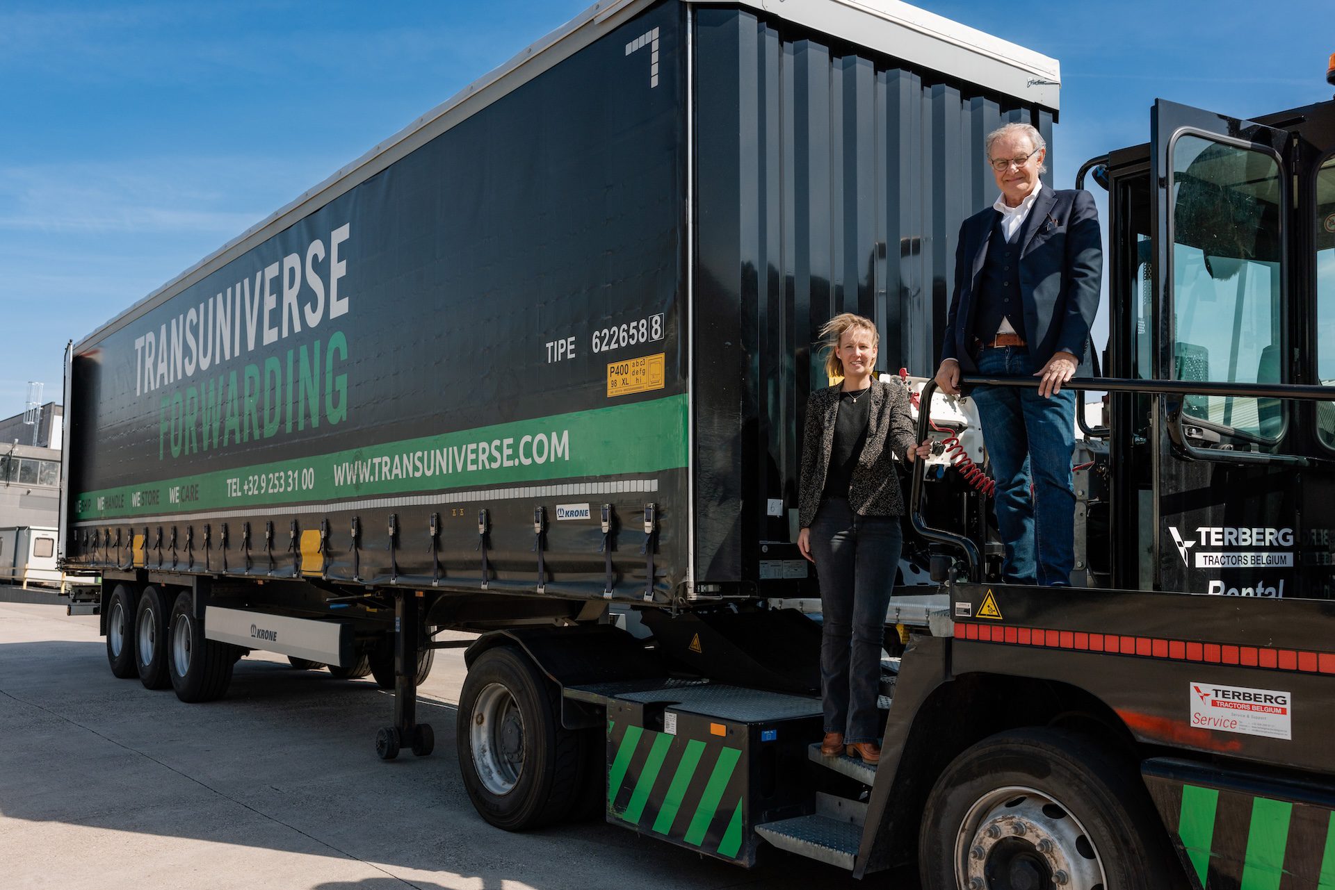 1761821911_TransuniverseForwarding_4