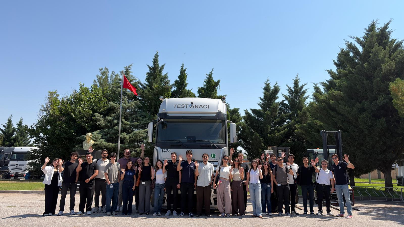 Her Gencimiz Bir Fidan_03