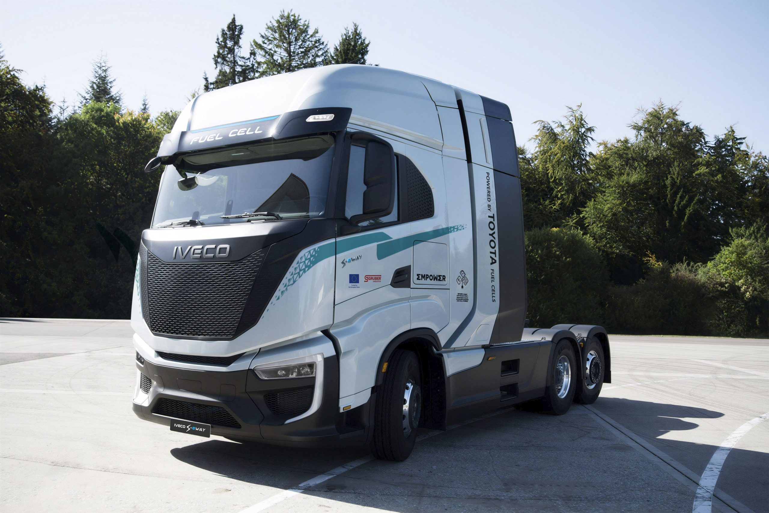 IVECO_S-eWay_Artic_FuelCell25